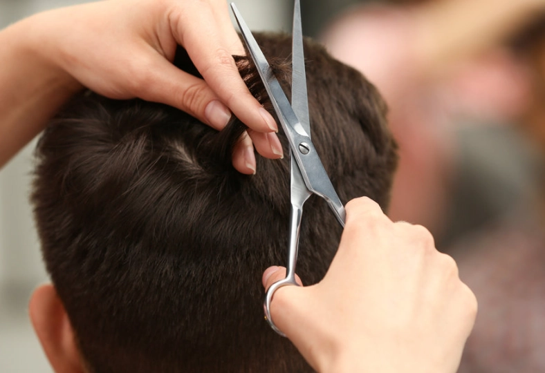 dream about cutting someone's hair