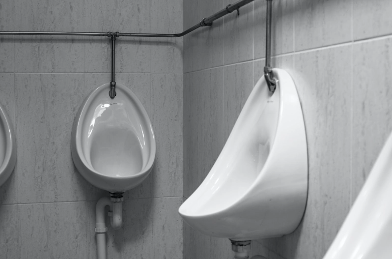 urination dream meaning
