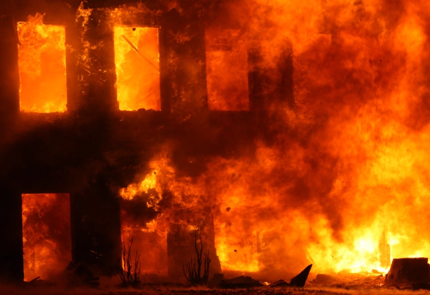 house burning dream meaning