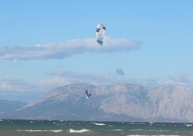 The Meaning Behind Dreaming of Flying: 5 Key Interpretations
