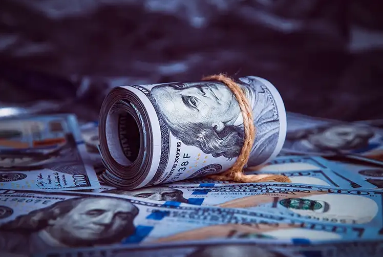 dreams about finding money