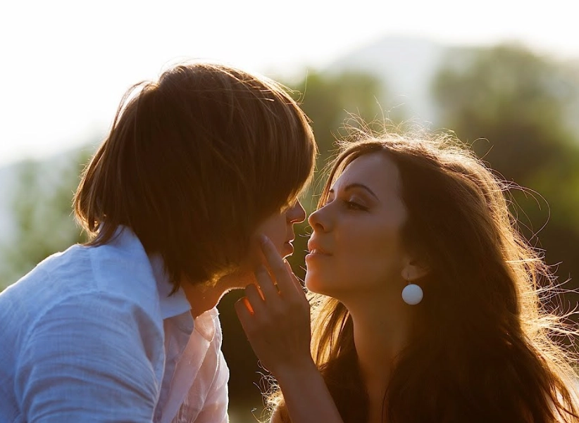 dream about kissing someone