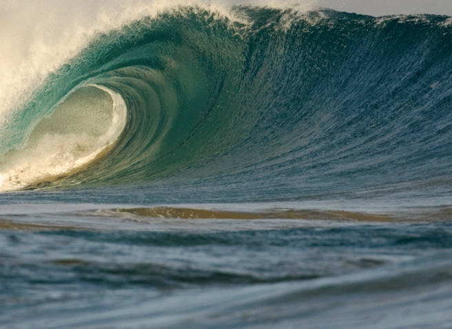 big waves in dream interpretation