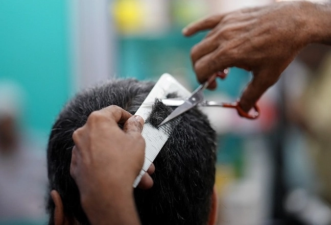 dream of cutting someone else's hair