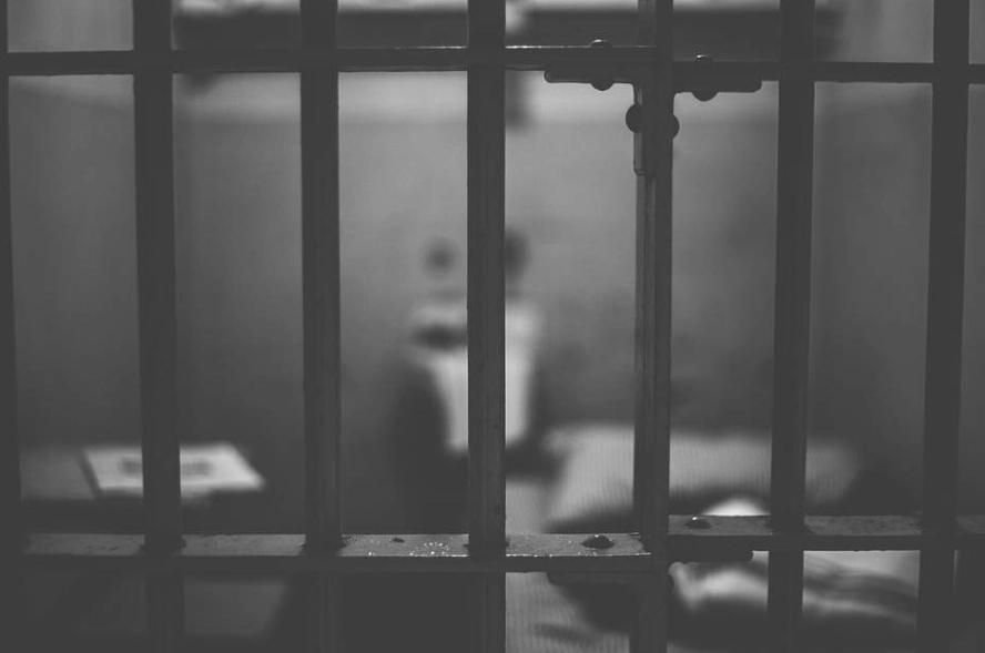prison dream meaning