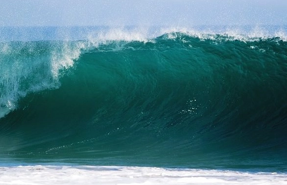 dream meaning big waves